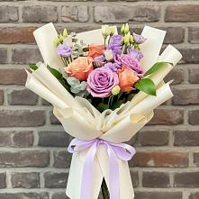 Букет цветов из:  Лизиантусы и Розы #REPLACE_PRED# Мирном Республики Саха (Якутия)